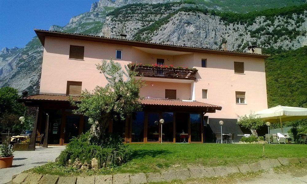 Hotel Ciclamino Pietramurata Exterior photo